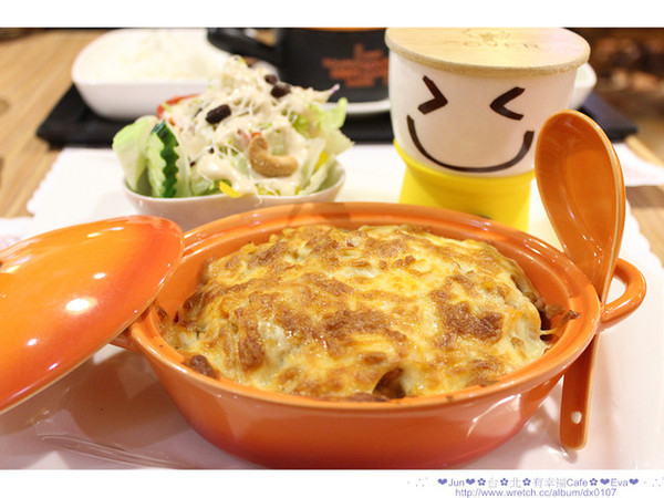 有幸福cafe:【食記】oO。。台北 有幸福Cafe 來這裡真的可以感受到店家對客人小確幸!因為我們有吃到特製的蜜糖吐司!。o○。