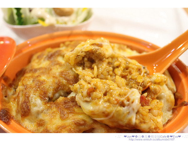 有幸福cafe:【食記】oO。。台北 有幸福Cafe 來這裡真的可以感受到店家對客人小確幸!因為我們有吃到特製的蜜糖吐司!。o○。