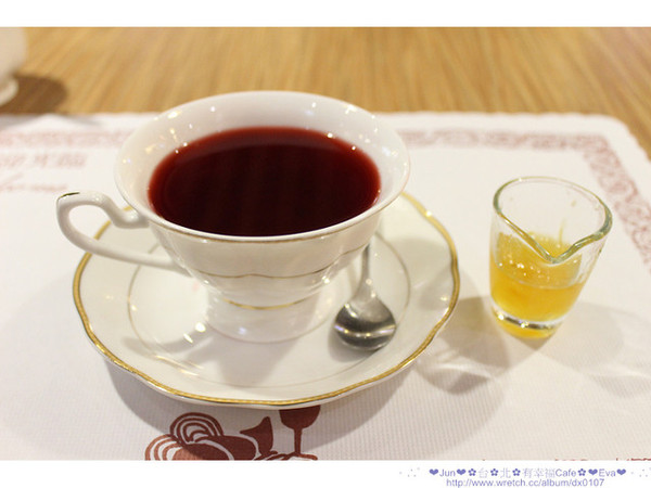 有幸福cafe:【食記】oO。。台北 有幸福Cafe 來這裡真的可以感受到店家對客人小確幸!因為我們有吃到特製的蜜糖吐司!。o○。