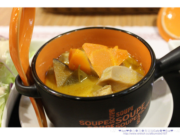 有幸福cafe:【食記】oO。。台北 有幸福Cafe 來這裡真的可以感受到店家對客人小確幸!因為我們有吃到特製的蜜糖吐司!。o○。