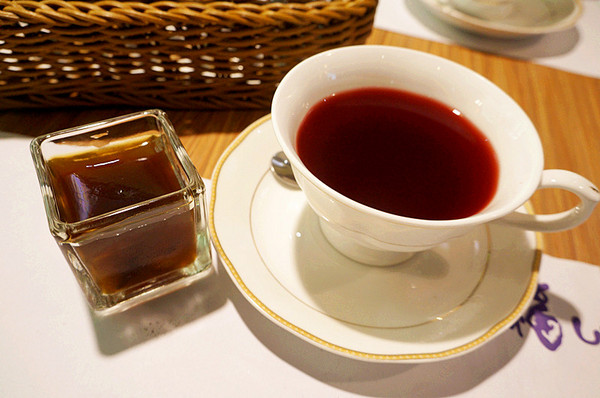 有幸福cafe:台北士林♬大城市巷弄轉角處的幸福午茶:比利時壺精品咖啡秀&鹹蜜糖吐司獨家供應 有幸福cafe