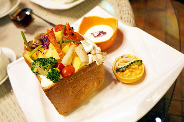 有幸福cafe:台北士林♬大城市巷弄轉角處的幸福午茶:比利時壺精品咖啡秀&鹹蜜糖吐司獨家供應 有幸福cafe