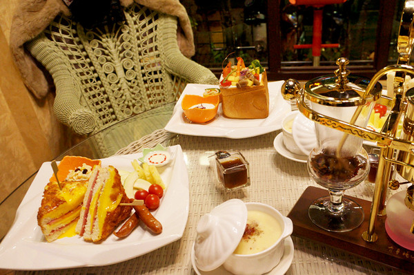 有幸福cafe:台北士林♬大城市巷弄轉角處的幸福午茶:比利時壺精品咖啡秀&鹹蜜糖吐司獨家供應 有幸福cafe