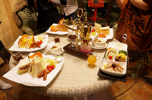 有幸福cafe:台北士林♬大城市巷弄轉角處的幸福午茶:比利時壺精品咖啡秀&鹹蜜糖吐司獨家供應 有幸福cafe