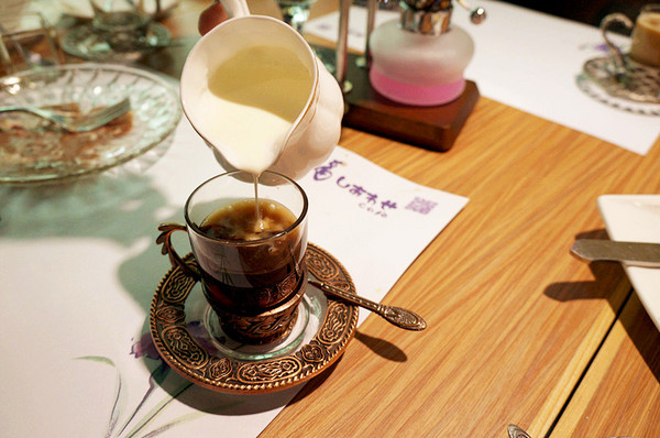 有幸福cafe:台北士林♬大城市巷弄轉角處的幸福午茶:比利時壺精品咖啡秀&鹹蜜糖吐司獨家供應 有幸福cafe