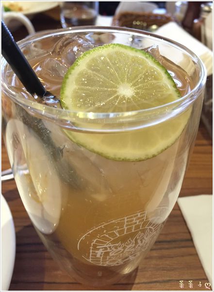 石窯屋：[新北蘆洲]石窯屋|手作窯烤Pizza、半月烤餅|氣氛超讚的義式餐廳|食尚玩家採訪報導店家