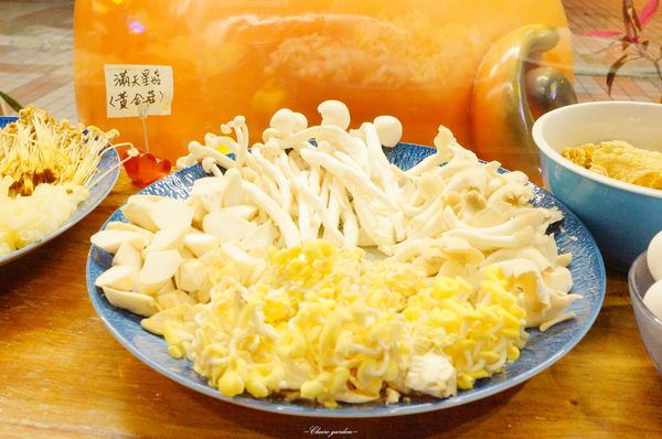 山海傳蔬食迴轉火鍋：台北 中山區 山海傳~蔬食X迴轉X中國神話風的特色火鍋店