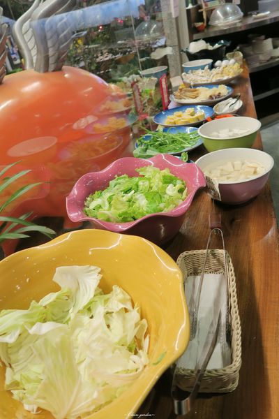 山海傳蔬食迴轉火鍋：台北 中山區 山海傳~蔬食X迴轉X中國神話風的特色火鍋店