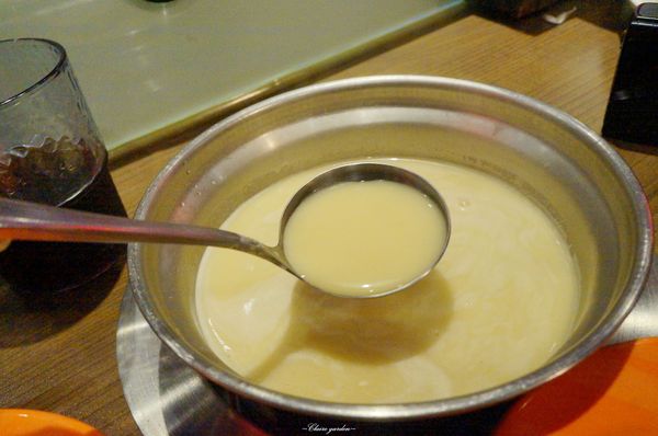 山海傳蔬食迴轉火鍋：台北 中山區 山海傳~蔬食X迴轉X中國神話風的特色火鍋店