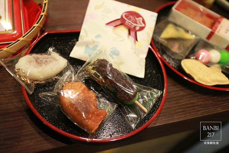 Banbi217 美食旅遊: 若葉鯛魚燒甘味處 來吃熱騰騰日式鯛魚燒與白玉抹茶湯的暖冬甜品(捷運板橋站 下午茶甜點)