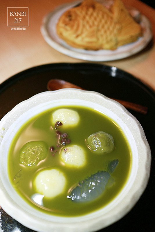 Banbi217 美食旅遊: 若葉鯛魚燒甘味處 來吃熱騰騰日式鯛魚燒與白玉抹茶湯的暖冬甜品(捷運板橋站 下午茶甜點)