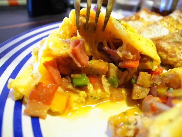 3mins美式餐廳(中美店):<台中|美式餐廳>超級英雄陪你吃漢堡!!!3mins美式餐廳