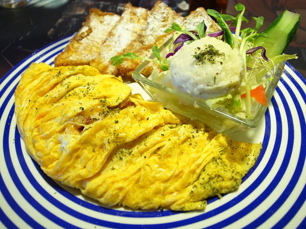 3mins美式餐廳(中美店):<台中|美式餐廳>超級英雄陪你吃漢堡!!!3mins美式餐廳