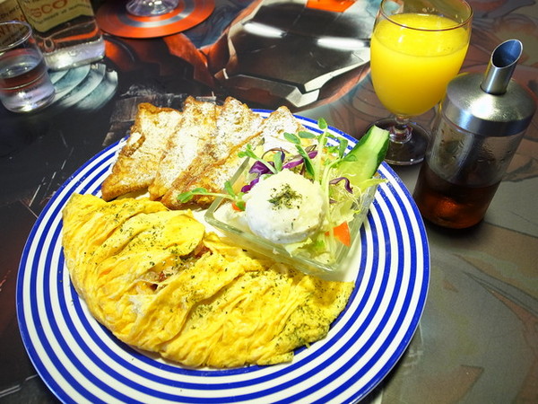 3mins美式餐廳(中美店):<台中|美式餐廳>超級英雄陪你吃漢堡!!!3mins美式餐廳