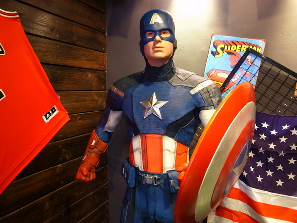 3mins美式餐廳(中美店):<台中|美式餐廳>超級英雄陪你吃漢堡!!!3mins美式餐廳