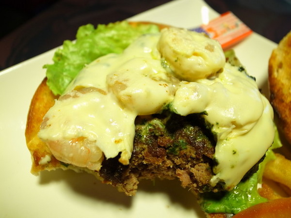 3mins美式餐廳(中美店):<台中|美式餐廳>超級英雄陪你吃漢堡!!!3mins美式餐廳