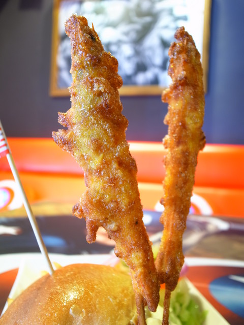 3mins美式餐廳(中美店):<台中|美式餐廳>超級英雄陪你吃漢堡!!!3mins美式餐廳