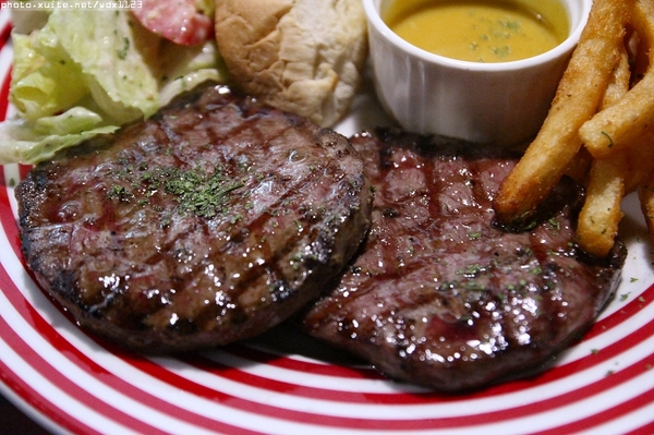 3mins美式餐廳(中美店):3mins美式餐廳(中美店)✪復仇者聯盟×異國風味×美味佳餚~大推~103.09.10