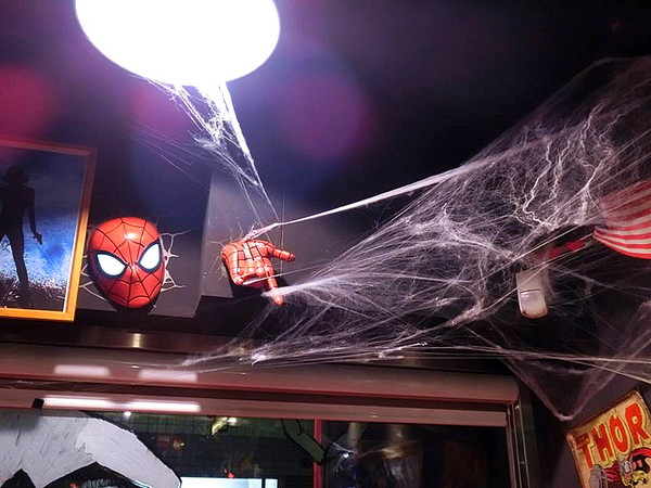 3mins美式餐廳(中美店):【台中食記】萬聖節快一起來搗蛋!!美國隊長和巨無霸熱狗陪你TRICK OR TREAT@3mins美式餐廳(中美店)