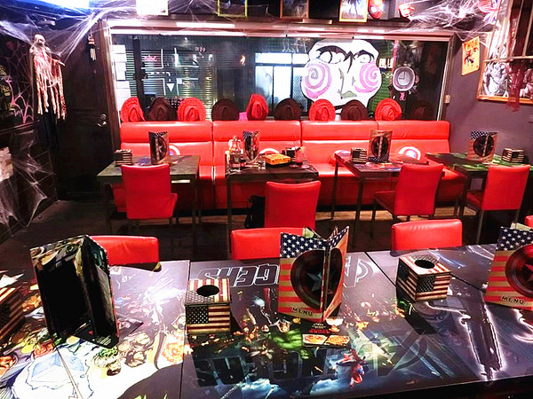 3mins美式餐廳(中美店):【台中食記】萬聖節快一起來搗蛋!!美國隊長和巨無霸熱狗陪你TRICK OR TREAT@3mins美式餐廳(中美店)