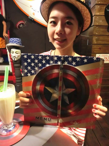 3mins美式餐廳(中美店)：【口碑券§第68彈】party time~復仇者英雄佔領台中!!美國隊長x鋼鐵人陪你一起大嗑漢堡@3mins美式餐廳