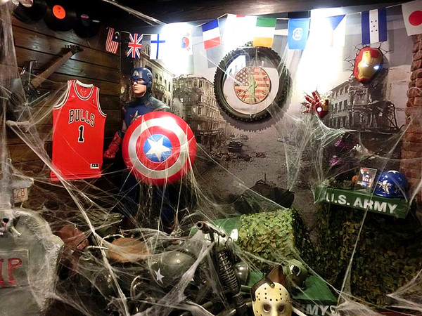 3mins美式餐廳(中美店):【台中食記】萬聖節快一起來搗蛋!!美國隊長和巨無霸熱狗陪你TRICK OR TREAT@3mins美式餐廳(中美店)