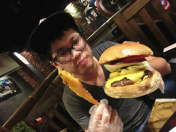 3mins美式餐廳(中美店)：【口碑券§第68彈】party time~復仇者英雄佔領台中!!美國隊長x鋼鐵人陪你一起大嗑漢堡@3mins美式餐廳