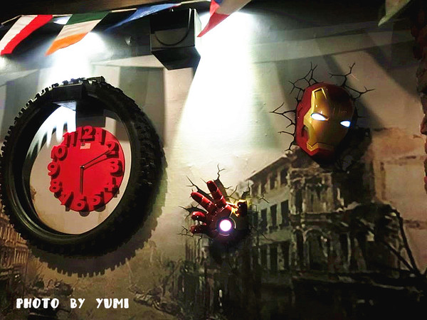 3mins美式餐廳(中美店)：【口碑券§第68彈】party time~復仇者英雄佔領台中!!美國隊長x鋼鐵人陪你一起大嗑漢堡@3mins美式餐廳