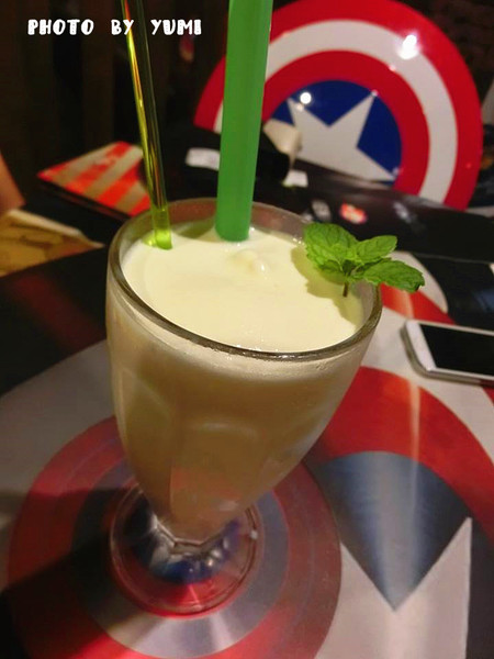 3mins美式餐廳(中美店)：【口碑券§第68彈】party time~復仇者英雄佔領台中!!美國隊長x鋼鐵人陪你一起大嗑漢堡@3mins美式餐廳