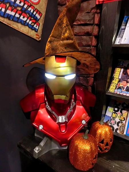 3mins美式餐廳(中美店):【台中食記】萬聖節快一起來搗蛋!!美國隊長和巨無霸熱狗陪你TRICK OR TREAT@3mins美式餐廳(中美店)