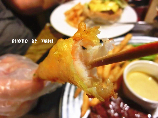 3mins美式餐廳(中美店)：【口碑券§第68彈】party time~復仇者英雄佔領台中!!美國隊長x鋼鐵人陪你一起大嗑漢堡@3mins美式餐廳