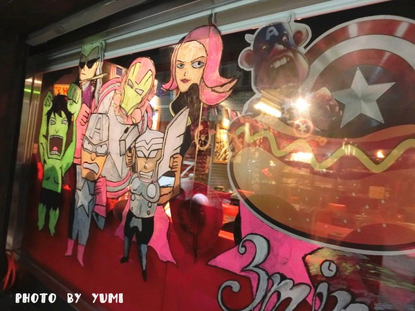 3mins美式餐廳(中美店)：【口碑券§第68彈】party time~復仇者英雄佔領台中!!美國隊長x鋼鐵人陪你一起大嗑漢堡@3mins美式餐廳