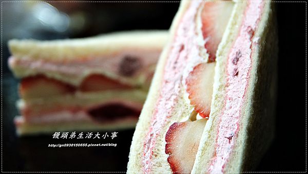 美食村蛋糕:【美食村蛋糕】爆餡草莓三明治~季節限定。錯過在等一年