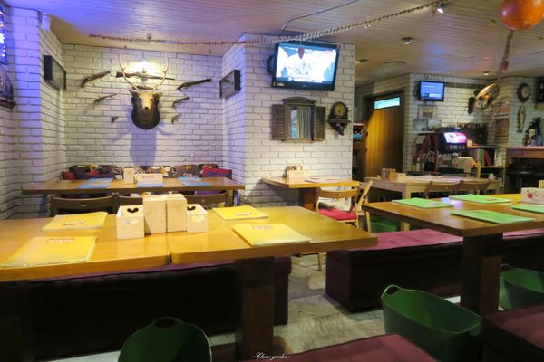 Route66 美式餐廳：台北 捷運忠孝敦化 Route66美式餐廳~皮脆噴汁的肯塔基炸雞