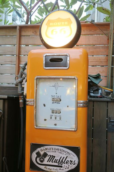 Route66 美式餐廳：台北 捷運忠孝敦化 Route66美式餐廳~皮脆噴汁的肯塔基炸雞