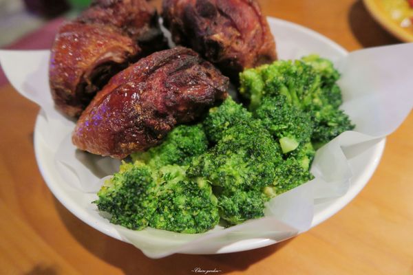 Route66 美式餐廳：台北 捷運忠孝敦化 Route66美式餐廳~皮脆噴汁的肯塔基炸雞