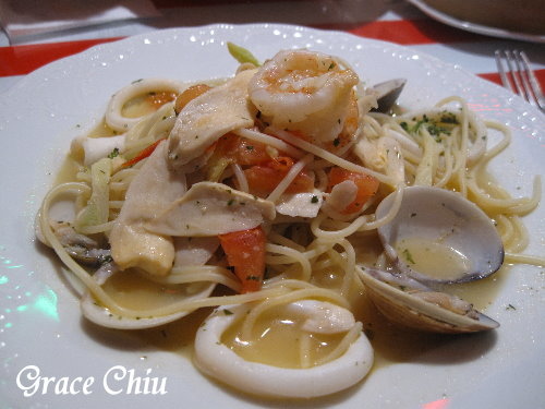 海鮮總匯麵 午食年代蹦啾好吃 懷舊餐廳 台北懷舊餐廳 捷運中山站