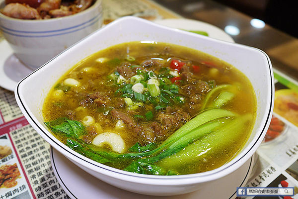 Hong Kong茶水攤-嘜記飯堂(敦南分店):◆台北東區。捷運忠孝敦化【香港茶水攤敦南店】嘜記飯堂。台北茶餐廳。東區茶餐廳。港式燒臘。港式甜點。楊枝甘露。凍鴛鴦