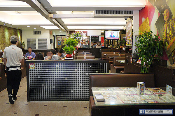 Hong Kong茶水攤-嘜記飯堂(敦南分店):◆台北東區。捷運忠孝敦化【香港茶水攤敦南店】嘜記飯堂。台北茶餐廳。東區茶餐廳。港式燒臘。港式甜點。楊枝甘露。凍鴛鴦