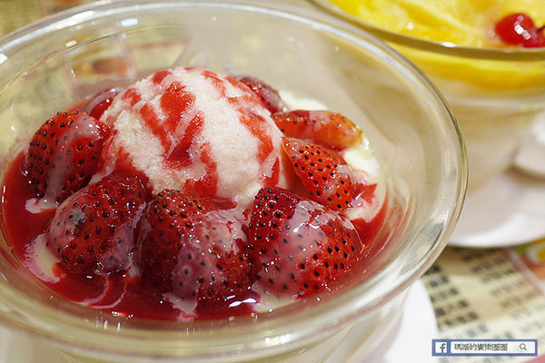 Hong Kong茶水攤-嘜記飯堂(敦南分店):◆台北東區。捷運忠孝敦化【香港茶水攤敦南店】嘜記飯堂。台北茶餐廳。東區茶餐廳。港式燒臘。港式甜點。楊枝甘露。凍鴛鴦