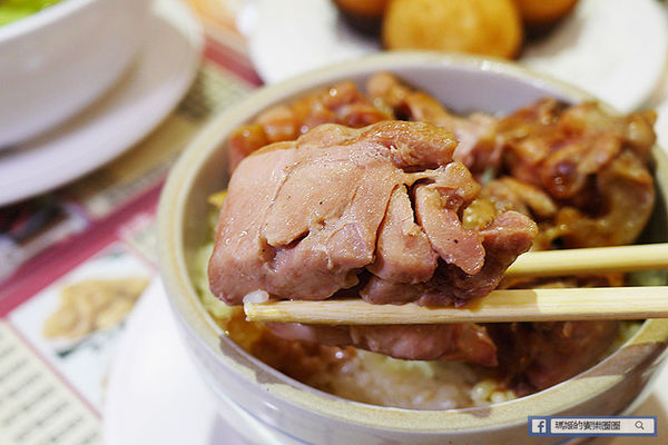 Hong Kong茶水攤-嘜記飯堂(敦南分店):◆台北東區。捷運忠孝敦化【香港茶水攤敦南店】嘜記飯堂。台北茶餐廳。東區茶餐廳。港式燒臘。港式甜點。楊枝甘露。凍鴛鴦