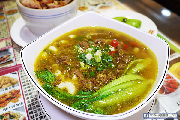 Hong Kong茶水攤-嘜記飯堂(敦南分店):◆台北東區。捷運忠孝敦化【香港茶水攤敦南店】嘜記飯堂。台北茶餐廳。東區茶餐廳。港式燒臘。港式甜點。楊枝甘露。凍鴛鴦