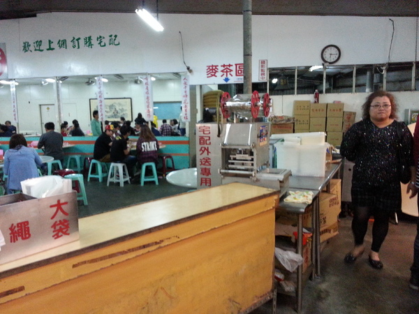 萬二小吃部：高雄旗津必吃 俗又大碗 ~~萬二正老店