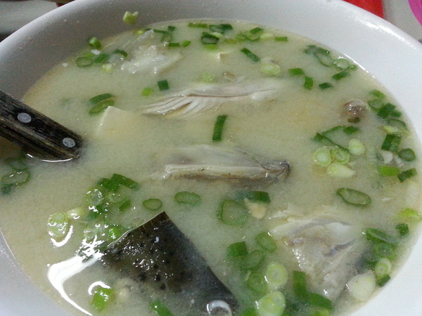 萬二小吃部：高雄旗津必吃 俗又大碗 ~~萬二正老店