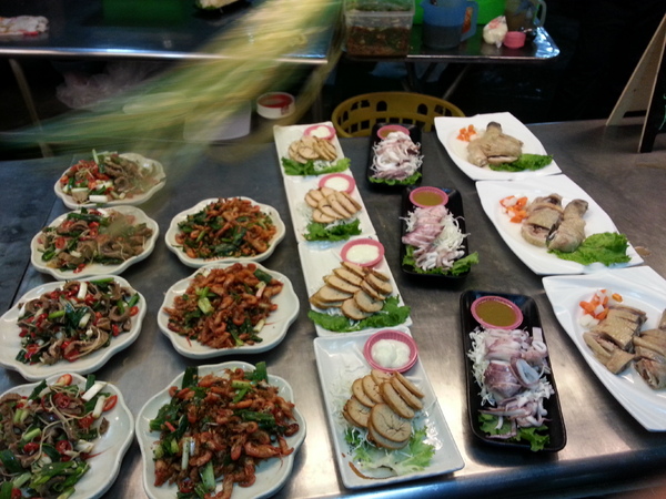 萬二小吃部：高雄旗津必吃 俗又大碗 ~~萬二正老店