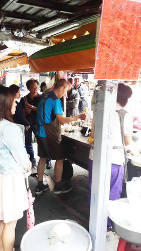 彰化肉圓：【羽諾食記】南機場夜市~大排長龍的彰化肉圓