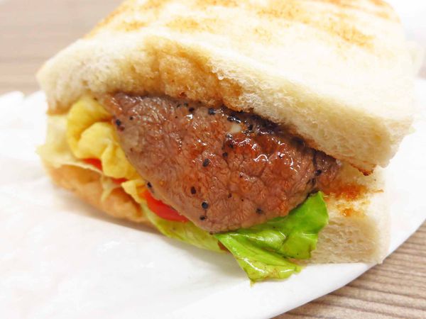 【桃園美食】克李斯碳烤土司-碳烤牛排蛋三明治