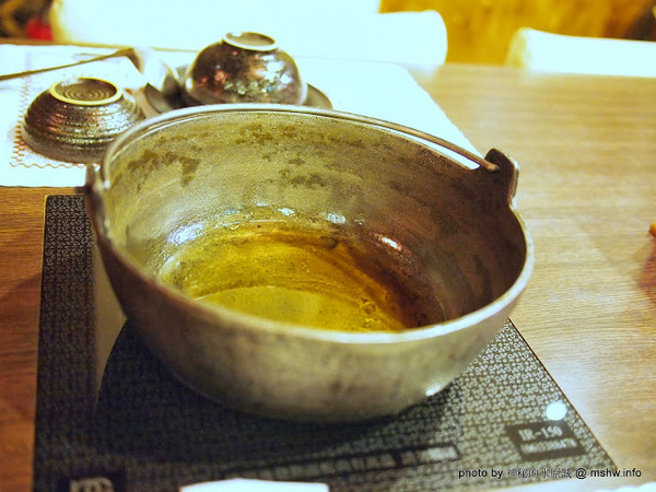 三味鍋物(向上店)：【食記】台中西區-三味鍋物專門-自慢味噌,壽喜燒 : 服務不錯,食材就…!@＃$％…這樣應該有含蓄到了？