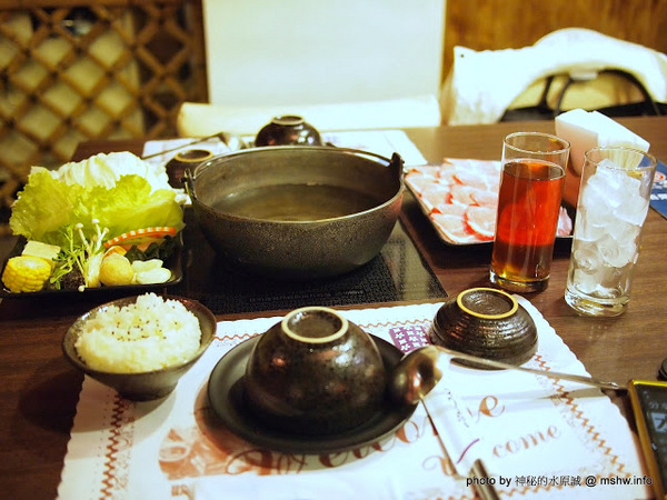 三味鍋物(向上店)：【食記】台中西區-三味鍋物專門-自慢味噌,壽喜燒 : 服務不錯,食材就…!@＃$％…這樣應該有含蓄到了？