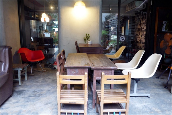 Dear dear 小路咖啡：古亭*菜市仔的文青秘密基地【小路咖啡】 迷路的你 很適合去